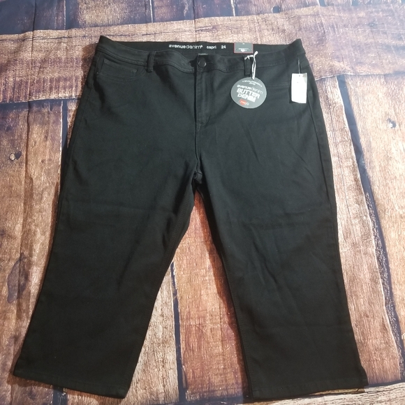 Nwt Avenue Butter Denim sz 24 capri